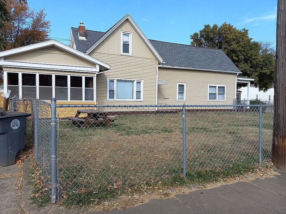 1st image of 702 N 4th Ave