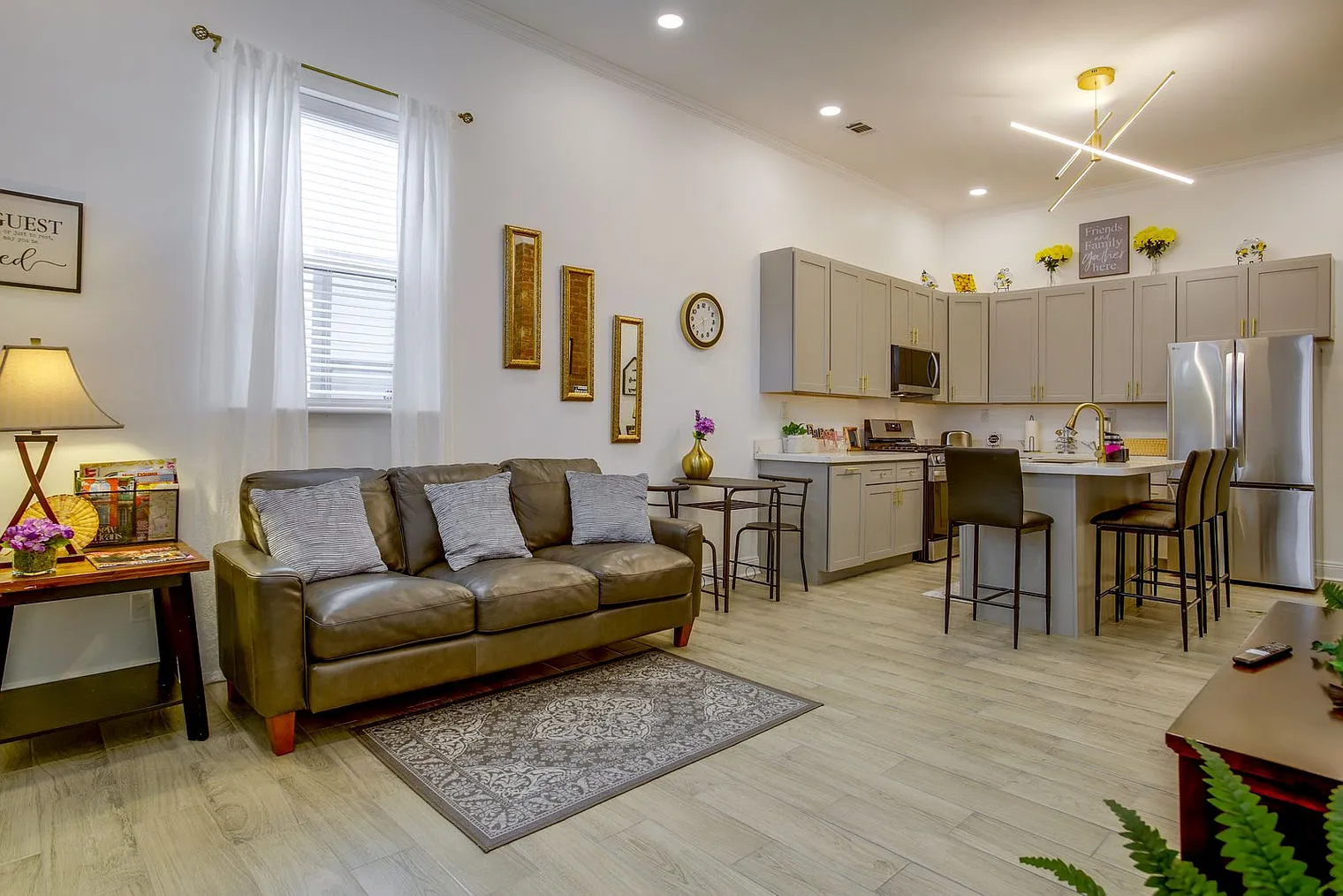 2 bed, 1.0 bath, 1496 sqft, $2,483 — Photo 1