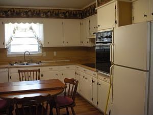 3rd image of 402 Morris St