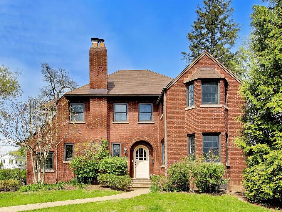 1st image of 1636 Forest Ave