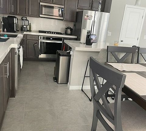 4th image of 8981 Eudora Ave
