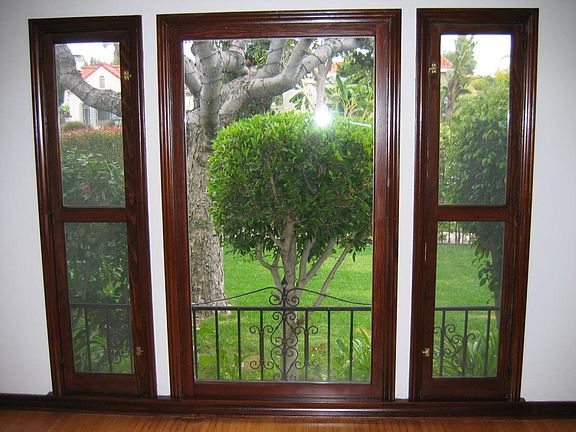 4th image of 837 N La Jolla Ave