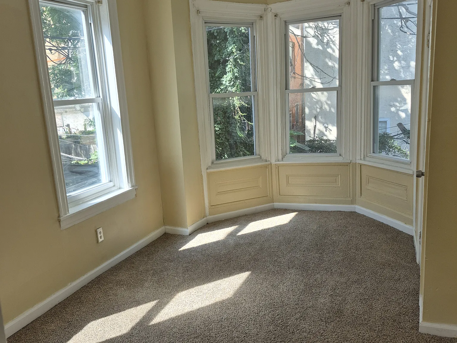 4 bed, 1428 sqft, $1,800 — Photo 2