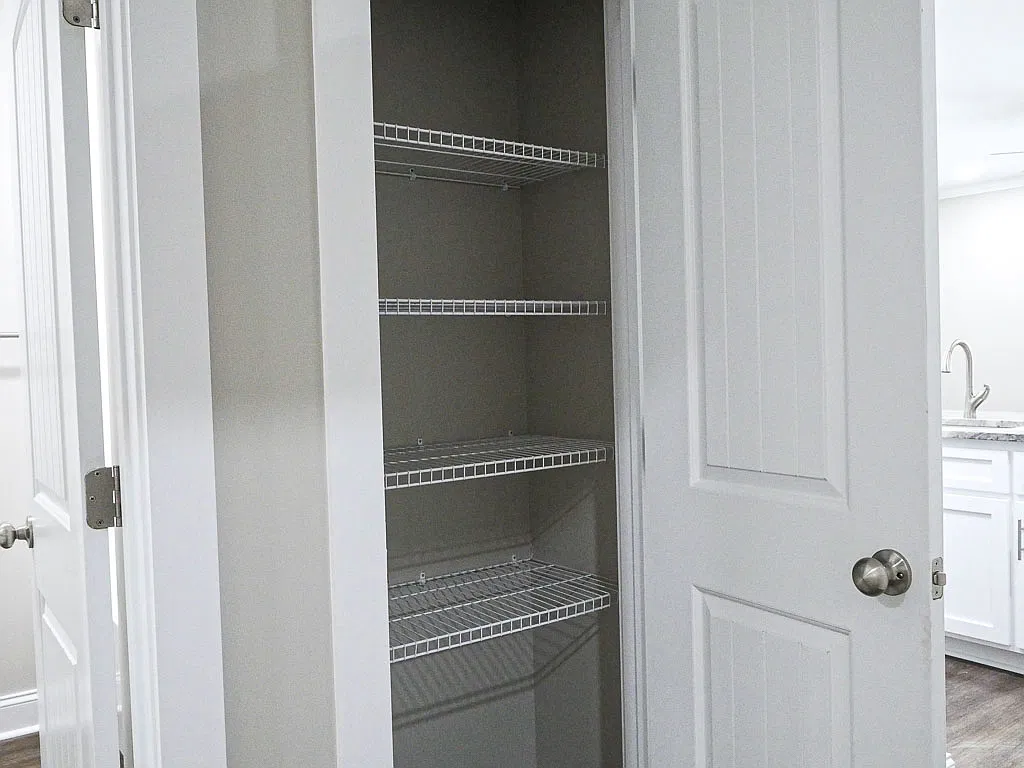 1356 Summer Cir SW — Photo 3