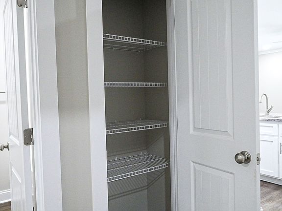3rd image of 1356 Summer Cir SW
