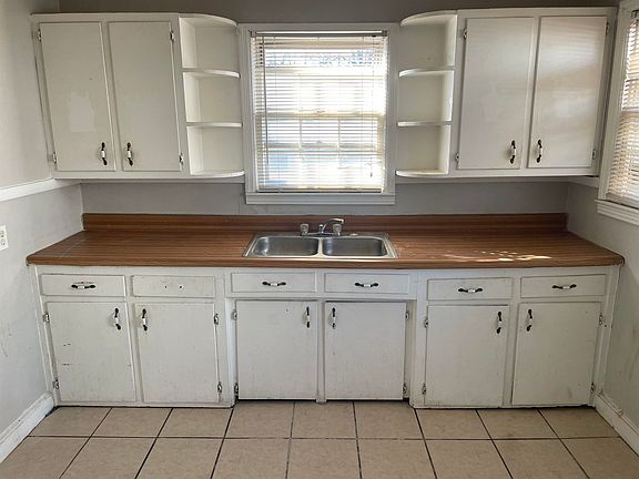 4th image of 3720 Fairmont Ave