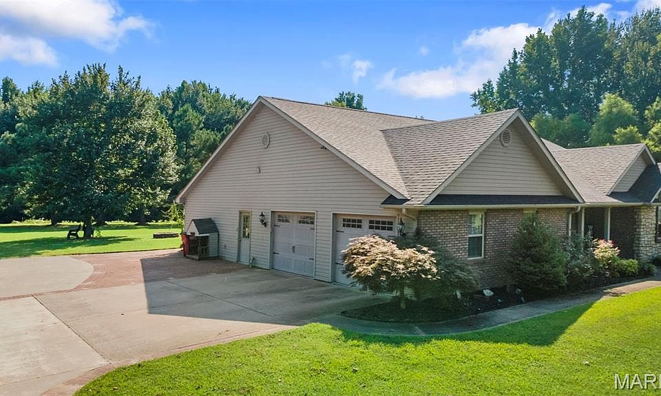 2nd image of 9 Plantation Dr