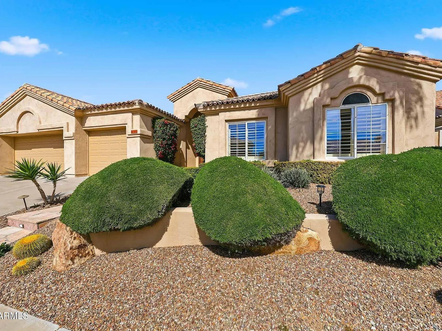 3 bed, 2.5 bath, 3307 sqft, $8,000 — Photo 2
