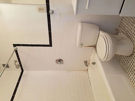 Rented by Bruma Realty LLC | media 15