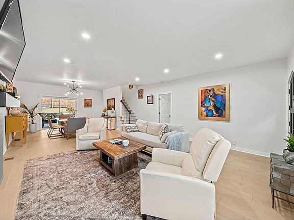 2nd image of 2513 Woodland Ave
