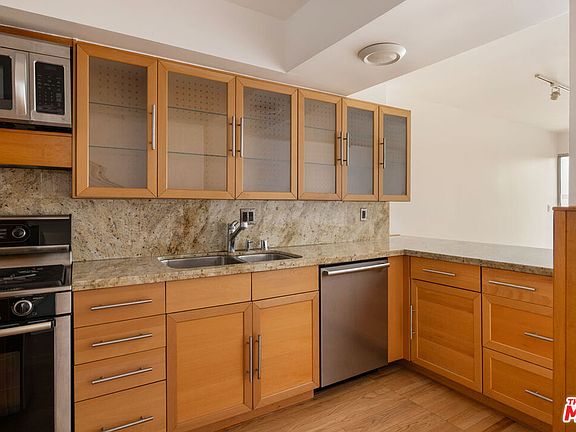 4th image of 2330 Silver Ridge Ave