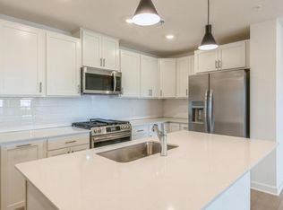 21714 Dahlia Ln, Farmington, MN 55024