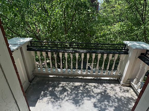 3rd image of 1000 Park Ave APT 3