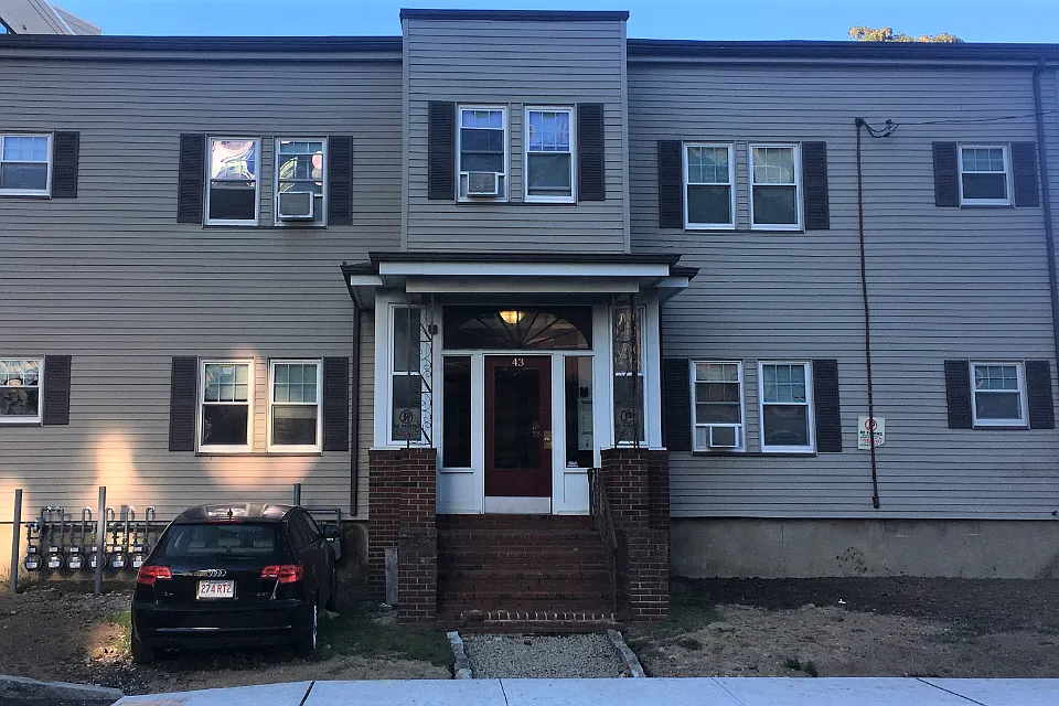 43 Florence St #8