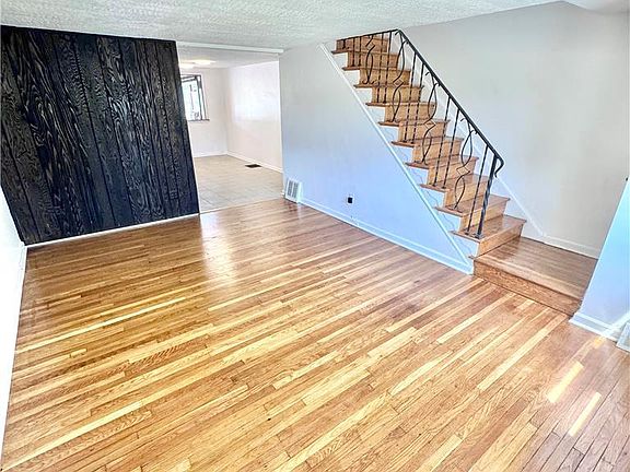 2nd image of 749 Benton St