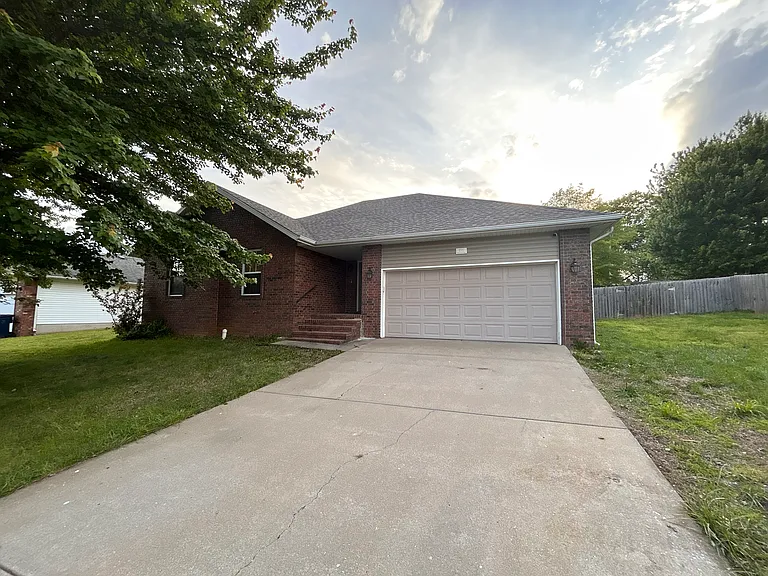 503 W Chandler Dr — Photo 14