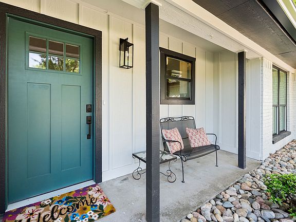 4th image of 103 Camelot Dr