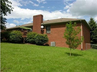4th image of 204 Tulip Dr