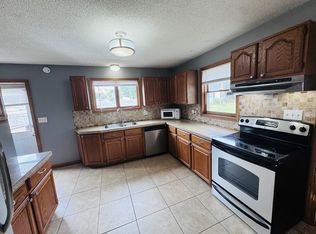 68 Oak St, Waterville, ME 04901
