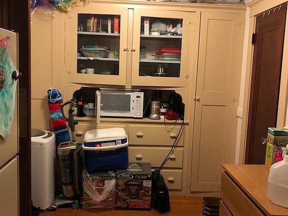 5th image of 200 Presidents Ln APT 4