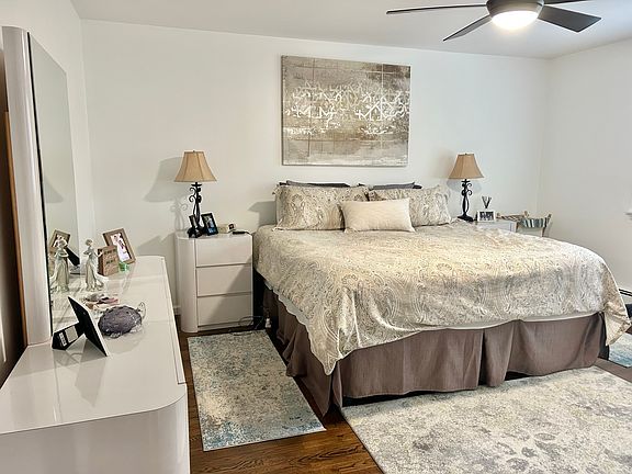 5th image of 10 Lawton Ln #3