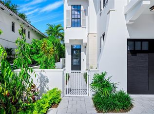 2712 S Le Jeune Rd, Coral Gables, FL 33134
