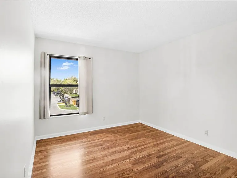 3300 Jaywood Ter #2160 — Photo 22