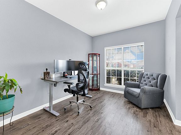 3rd image of 7413 Westway Dr