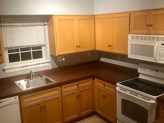 5th image of 1797 Chateau Pl APT A