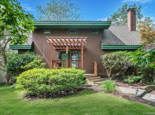 104 Crystal Beach Blvd, Moriches, NY 11955