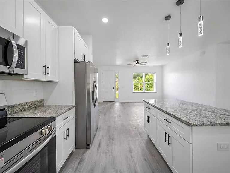 3908 Garienda Ave — Photo 14