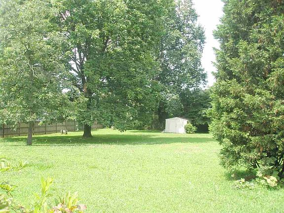 3rd image of 855 S Melchoir Dr W