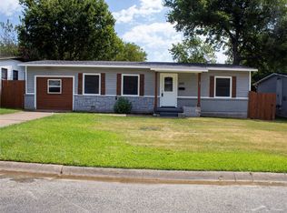 2117 N Hickory St, Sherman, TX 75092