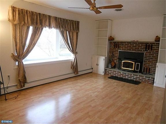 2nd image of 119 Cumberland Dr