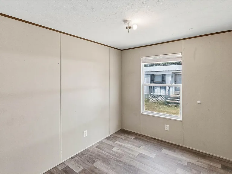908 Turney Ln — Photo 15