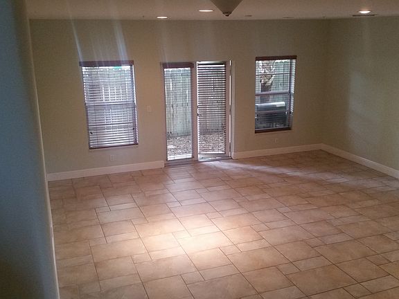 4th image of 2913 SW 30th Ct