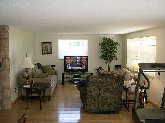 2nd image of 11934 Orangewood Dr