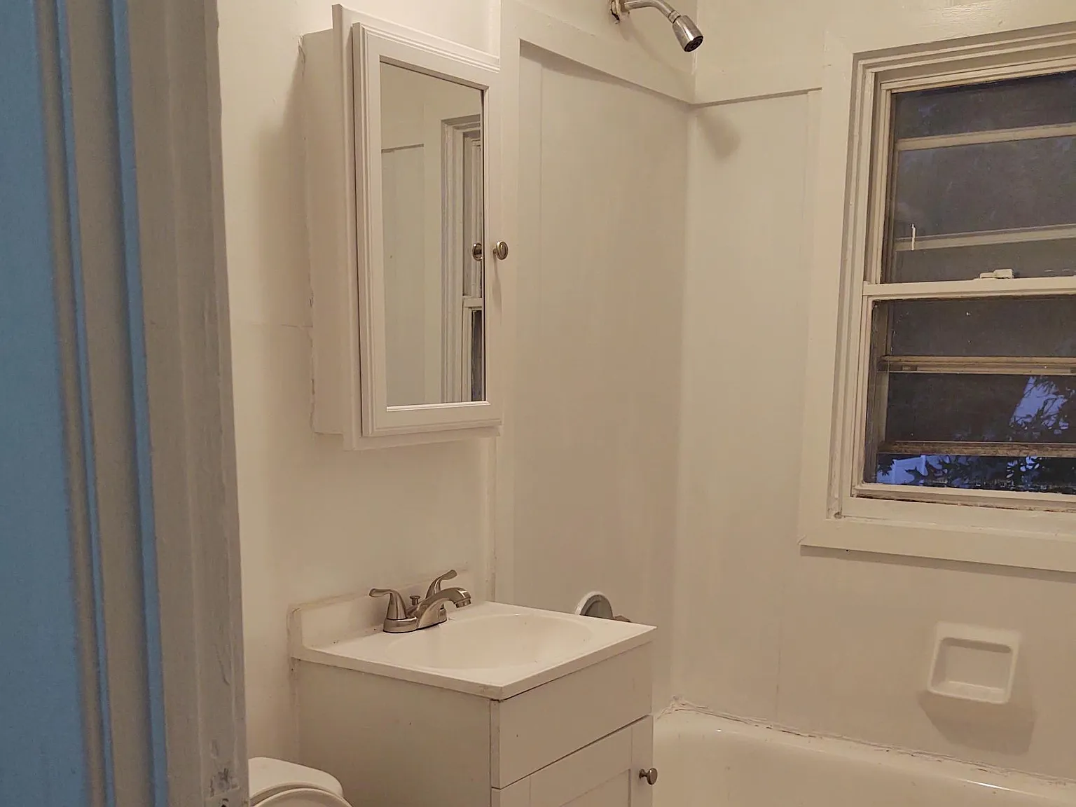 3 bed, 1100 sqft, $2,000 — Photo 4
