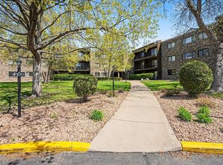 4100 Parklawn Ave APT 302, Edina, MN 55435