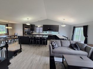 8140 Natures Edge Rd, Clear Lake, MN 55319