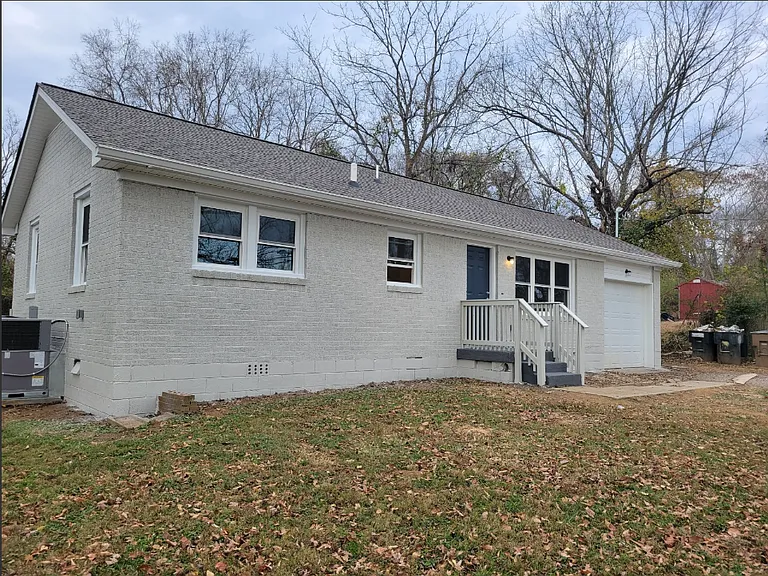 940 Colfax Dr — Photo 5