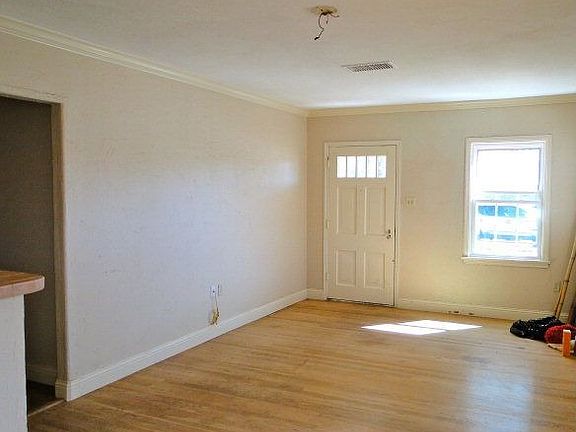 3rd image of 1210 W Tennessee Ave