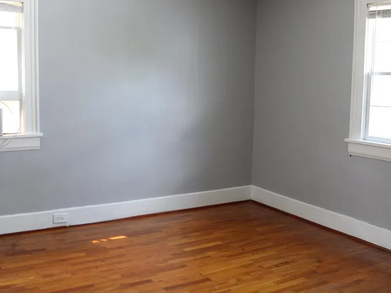 210 W Poplar St #B — Photo 9
