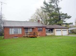 28706 Middle Crossing Rd, Dowagiac, MI 49047