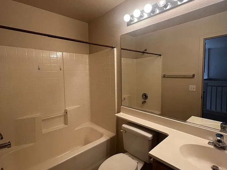 228 Positive Point St — Photo 13