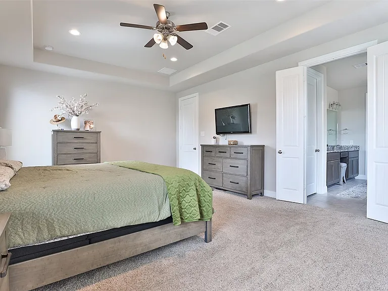 2810 Bluesage Bluff Dr — Photo 21