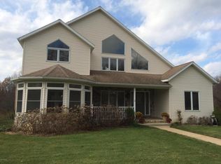 9488 Park Ridge Trl, Berrien Center, MI 49102