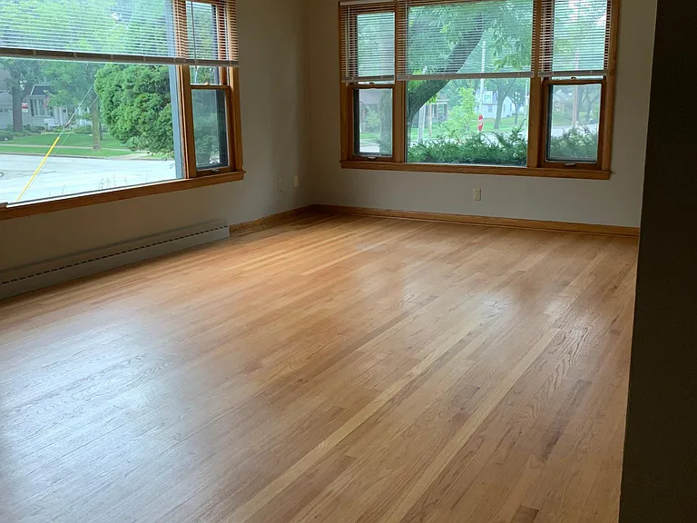7009 W Lloyd St — Photo 4
