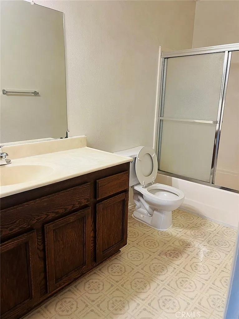 1 bed, 1725 sqft, $800 — Photo 3