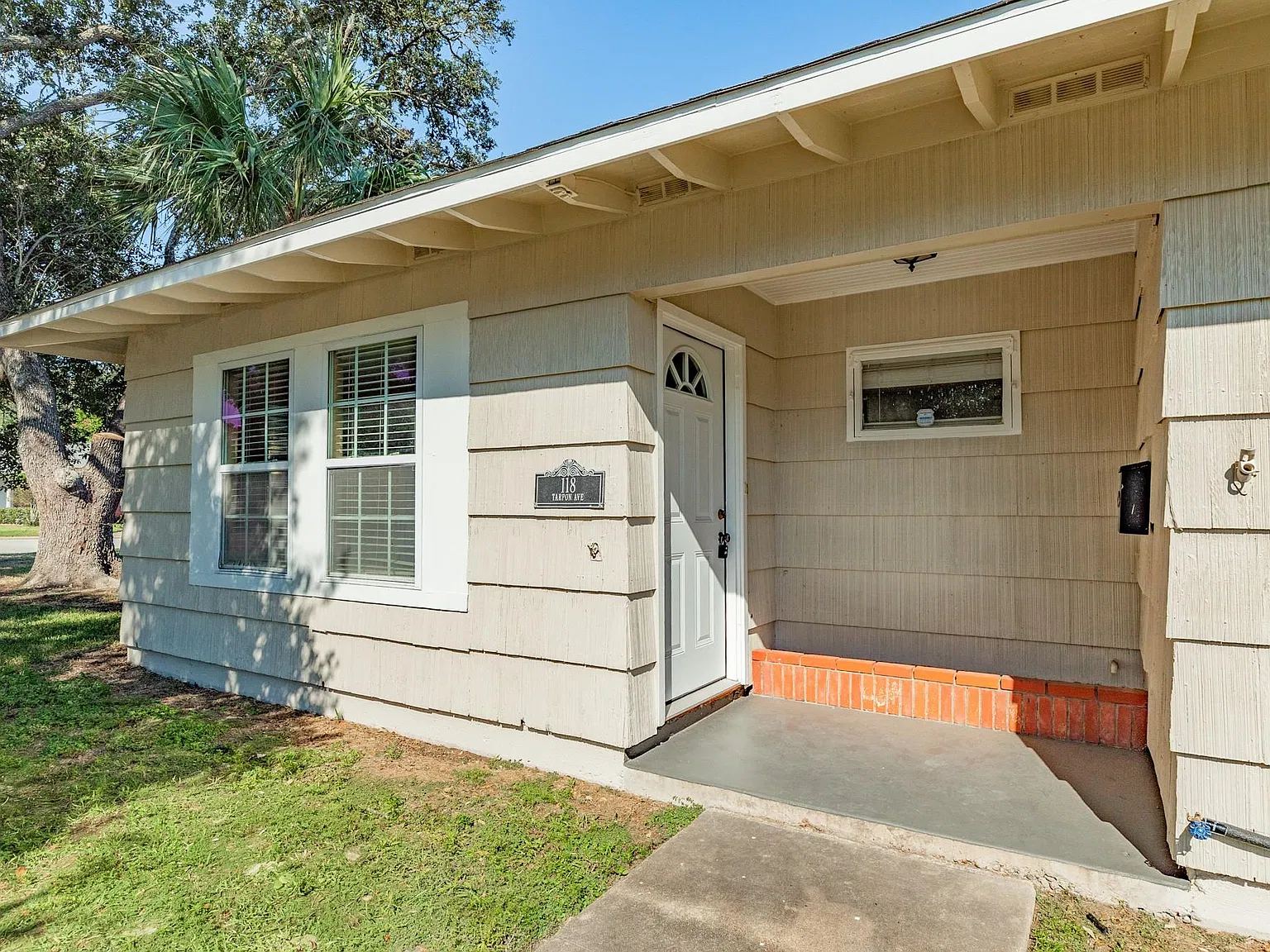 3 bed, 2.0 bath, 1500 sqft, $1,850 — Photo 3